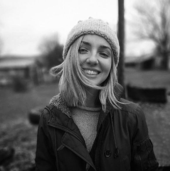 Meet your Posher, Chloe - Picture 1 of 1